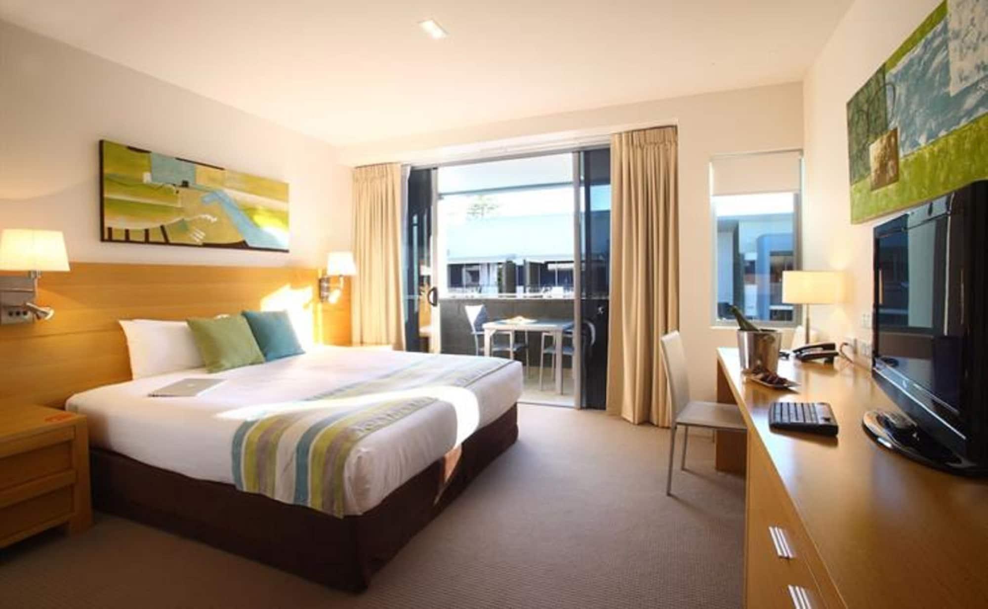 Ramada By Wyndham Hervey Bay Habitación foto A typical room at the Mantra Crown Towers