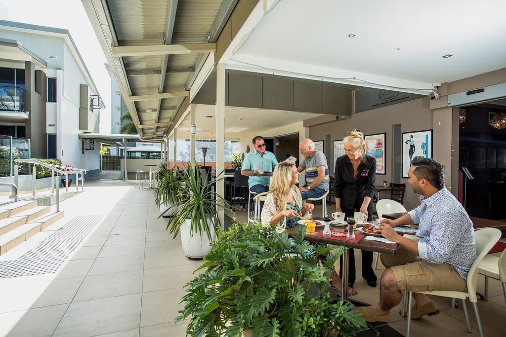 Ramada By Wyndham Hervey Bay Exterior foto The Qantas Club lounge at Perth Airport