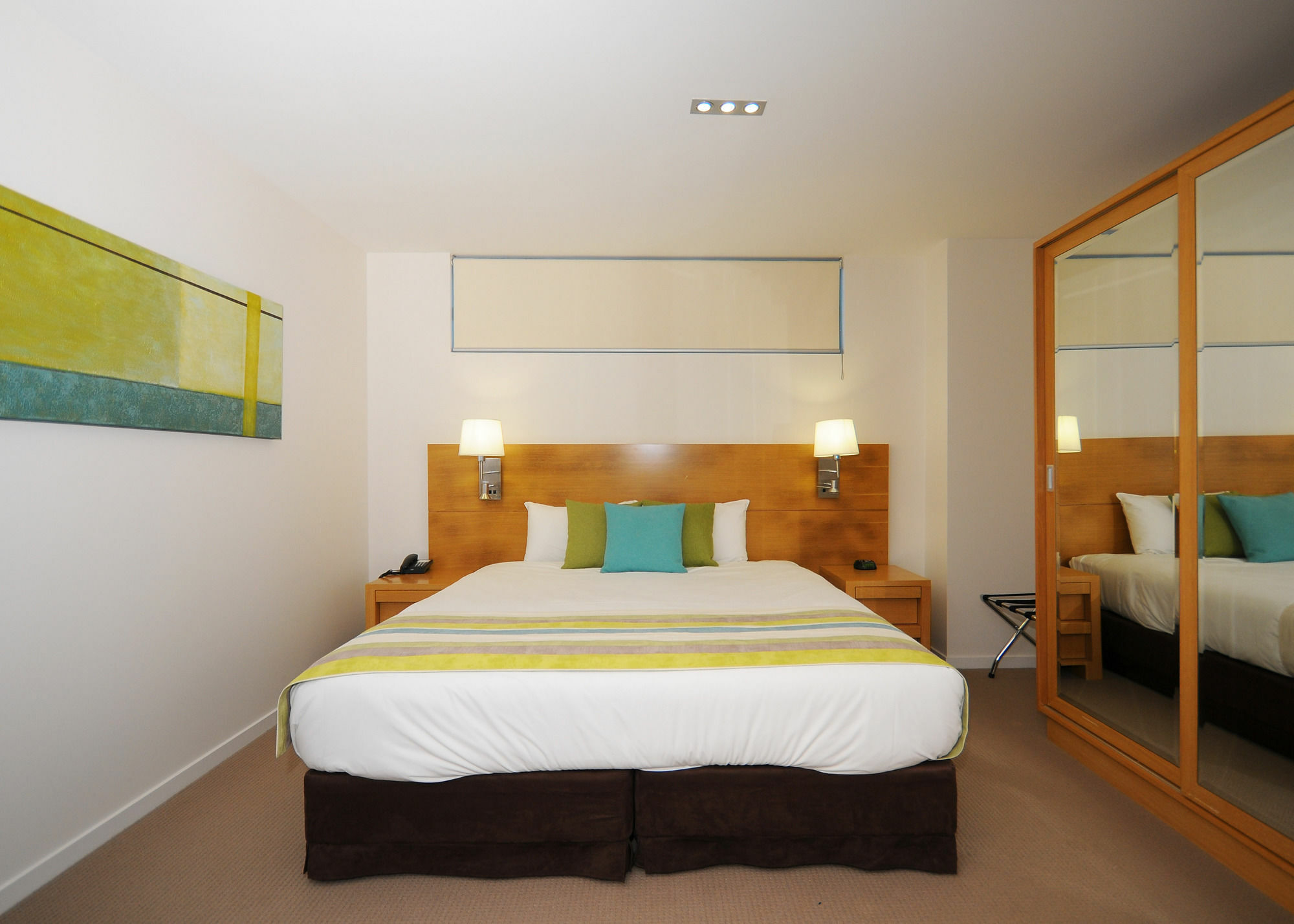 Ramada By Wyndham Hervey Bay Exterior foto A bedroom at the hotel